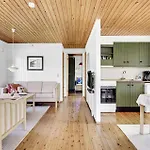 3 Bedroom Awesome In Casa de Férias